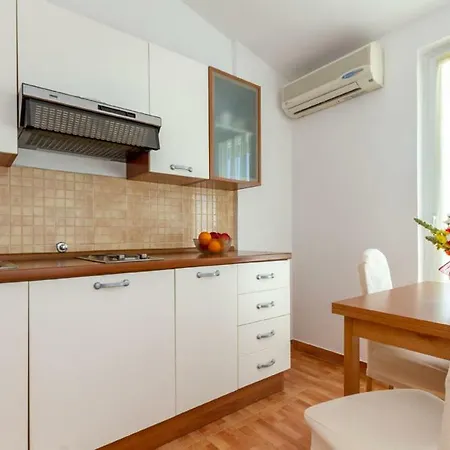 113 Grljevacka Ulica Apartment *