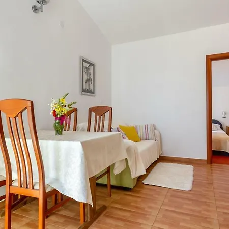 113 Grljevacka Ulica Apartment
